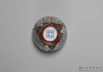 图片[3]-Cup with flowers in floral panels in red ground of yangcai painted enamels, Qing dynasty, Yongzheng reign (1723-1735)-China Archive